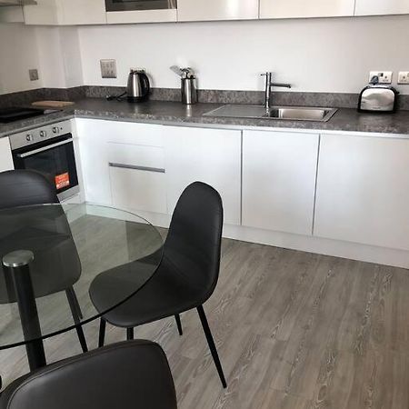 3 Bedroom Apartment Free Parking Manchester Exteriör bild