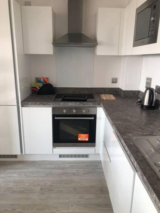 3 Bedroom Apartment Free Parking Manchester Exteriör bild