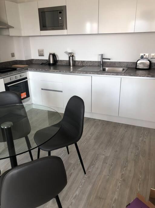 3 Bedroom Apartment Free Parking Manchester Exteriör bild