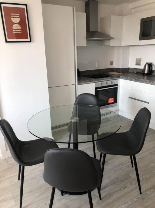 3 Bedroom Apartment Free Parking Manchester Exteriör bild