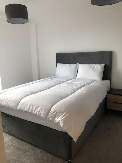 3 Bedroom Apartment Free Parking Manchester Exteriör bild
