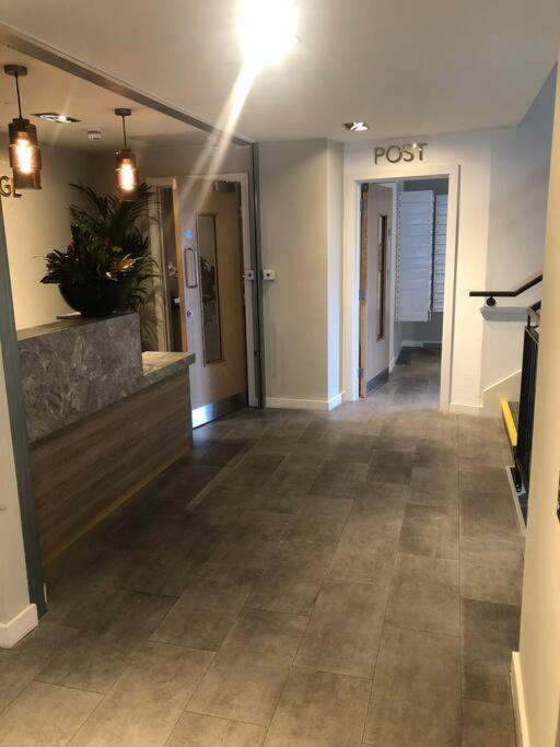 3 Bedroom Apartment Free Parking Manchester Exteriör bild